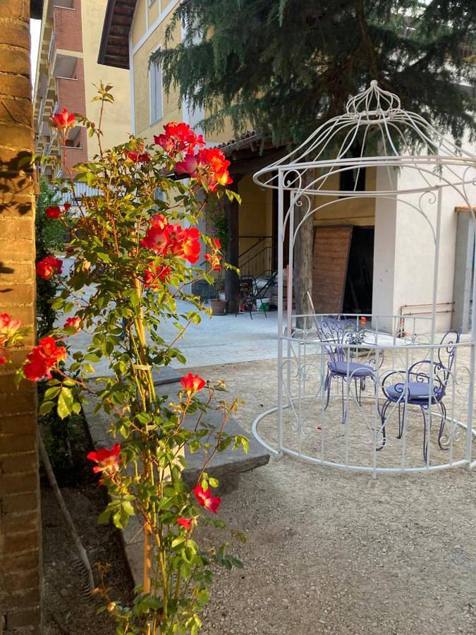 Familie pension for 2 personer, med Have i Bra