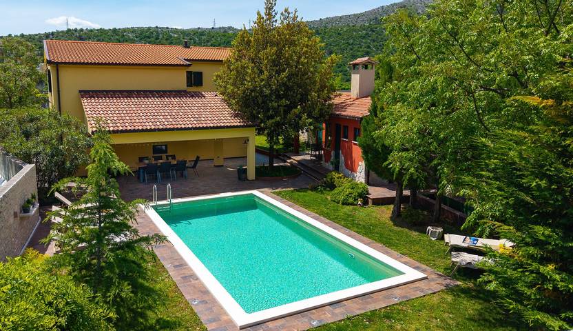 Private Villa My Way with Heated Pool Near Omiš  in Naklice, Omiš-Riviera