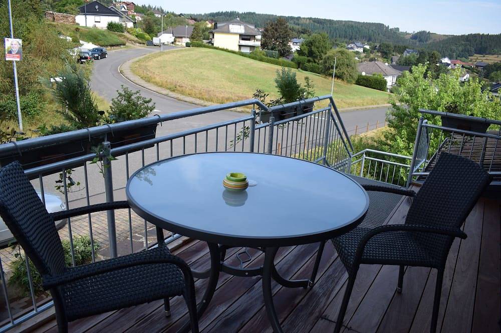Ganze Wohnung, Neu renovierte Ferienwohnung  für 4 Personen in Hellenthal, Naturpark Hohes Venn-Eifel