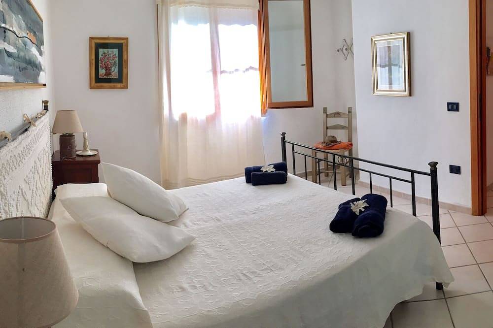 Ganze Wohnung, Nr. 5. Fantastische Wohnung mit Pool, Panoramablick, 5 Minuten vom Strand entfernt in Lu Fraili di Sopra, San Teodoro