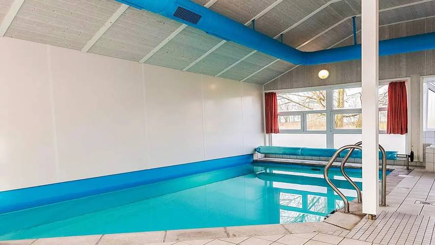 Ferienhaus für 11 Personen, mit Sauna und Pool sowie Whirlpool, mit Haustier