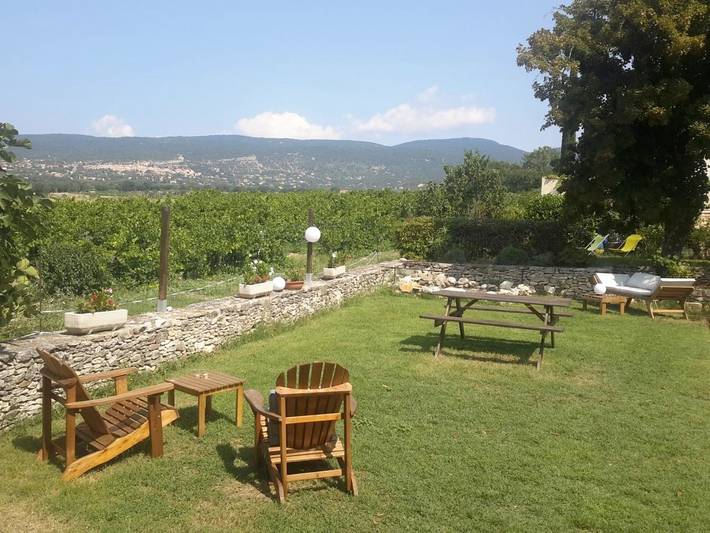 Chambre d’hôte pour 2 personnes, avec Terrasse et Jacuzzi ainsi que Jardin et Vue