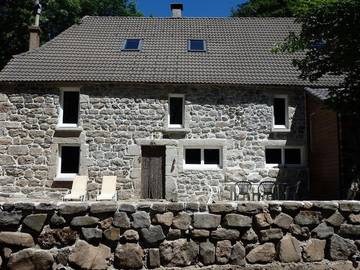 Gîte pour 6 personnes, avec jardin, animaux acceptés à Cros-de-Géorand