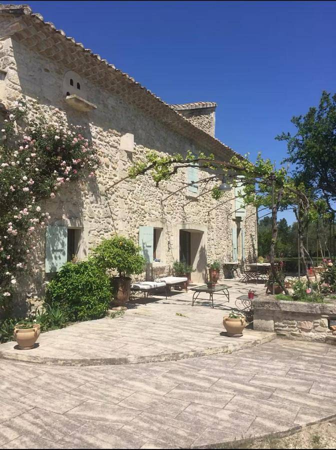 Location de vacances pour 22 personnes, avec terrasse ainsi que vue et piscine à Saze - 4