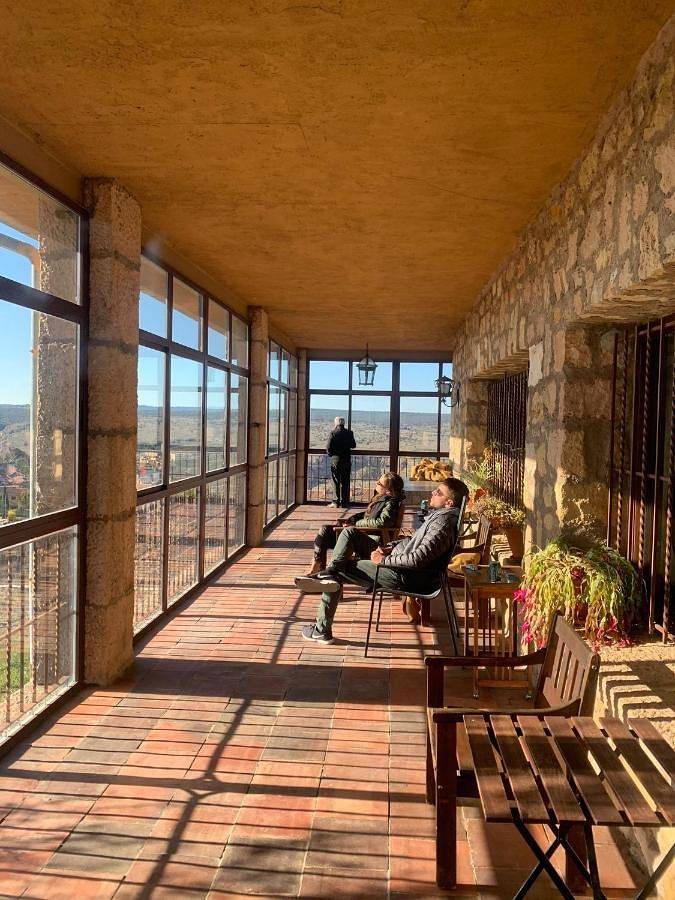 Casa rural para 14 personas, con Balcón y Terraza además de Jardín y Vistas en Encinas - 4