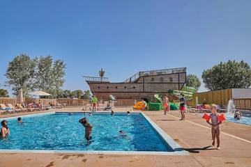 Camping pour 4 Personnes dans La Tranche-sur-Mer, Vendée, Photo 3