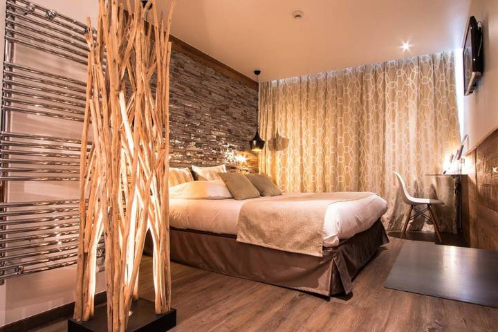 Hôtel pour 3 personnes, avec sauna ainsi que jacuzzi et terrasse à Chambéry - 3