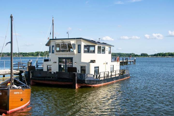 Ferienwohnung für 5 Personen, mit Balkon und Terrasse sowie Sauna und Seeblick in Schleswig
