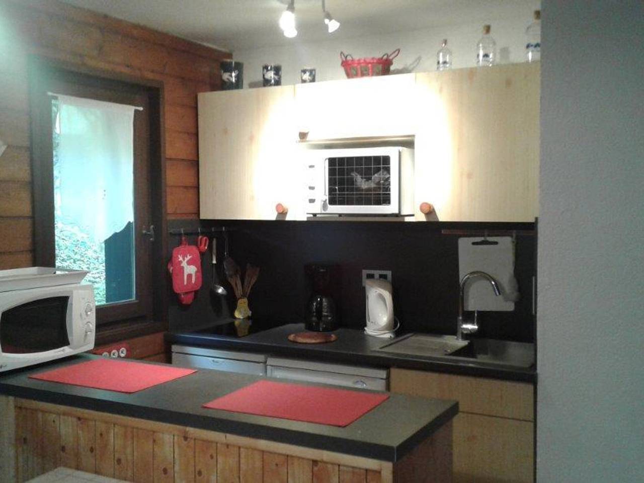 Ganze Wohnung, Gemütliche 3-Zimmer-Wohnung mit Balkon & Parkplatz in Châtel - 300m zum Skilift in Châtel, Les Portes du Soleil