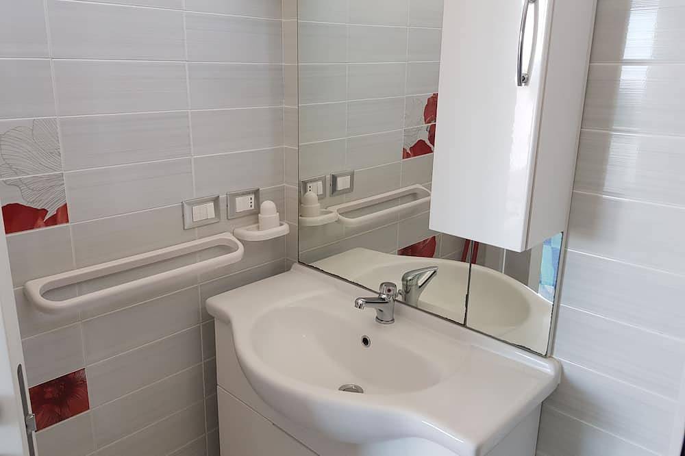 Entire apartment, Panoramic studio apartment on the San Foca seafront in Melendugno, Lecce Province