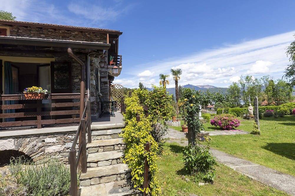 Studio in een chalet met uitzicht op het meer Stresa in Stresa, Comune di Stresa