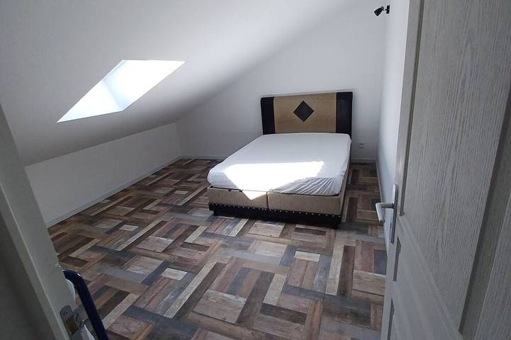 Gîte pour 8 personnes, avec terrasse, animaux acceptés à Vions - 2