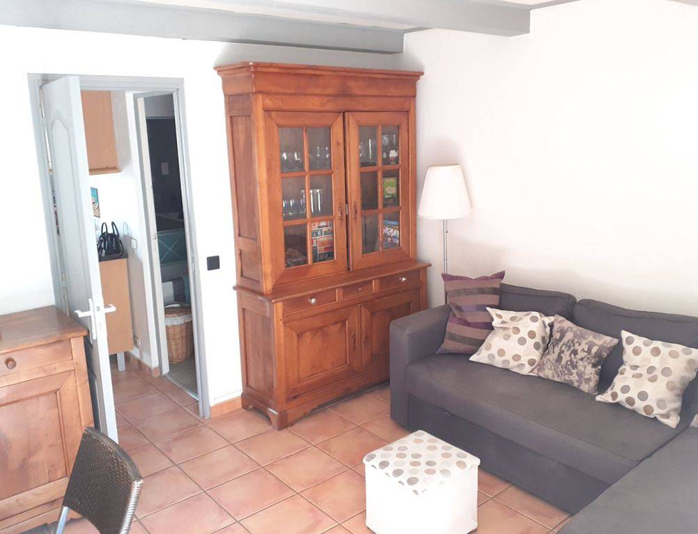 Sanary, villa (T3) 48 m² 15 min à pied de la plage in Sanary-sur-Mer, Région de Toulon