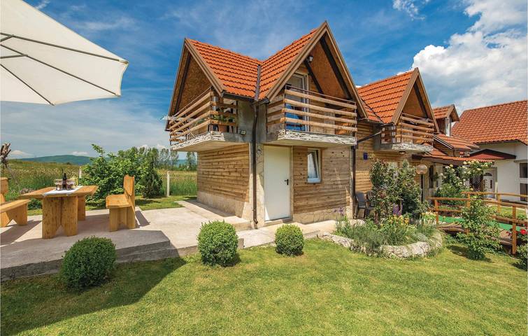 Gemütliche Ferienwohnung mit Terrasse und Grill, 300 m vom Fluss Gacka entfernt in Prozor, Lika-Senj