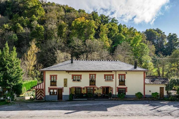Casa rural para 2 personas, con Terraza y Jardín además de Piscina y Vistas en Comarca del Narcea - 3