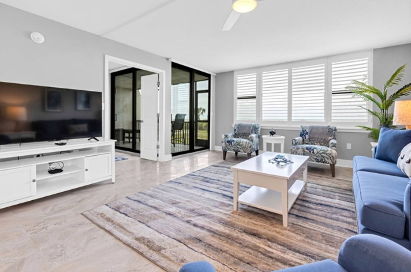 Ganze Wohnung, Newoceanfront + Gulf Water Views 1st Floor Sanibel in Sanibel, Sanibel Island