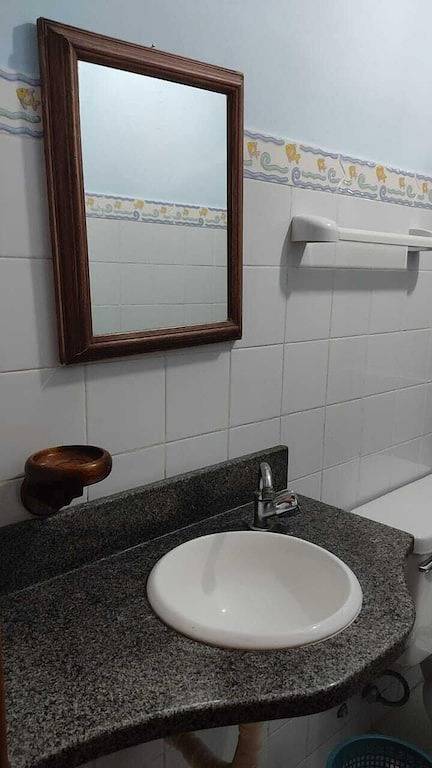 Ausgezeichnetes Haus Mit 03 Schlafzimmern, Zwei Leerständen, Geschlossenes Wohnzimmer, Nahe Am Strand in Cajueiro (Cabo Frio), Cabo Frio