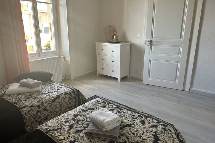 Ganze Wohnung, Appartement Maison Bleue au lac Idéalement Placé et Proche de Tout in Hauterive (NE), Lake Neuchâtel