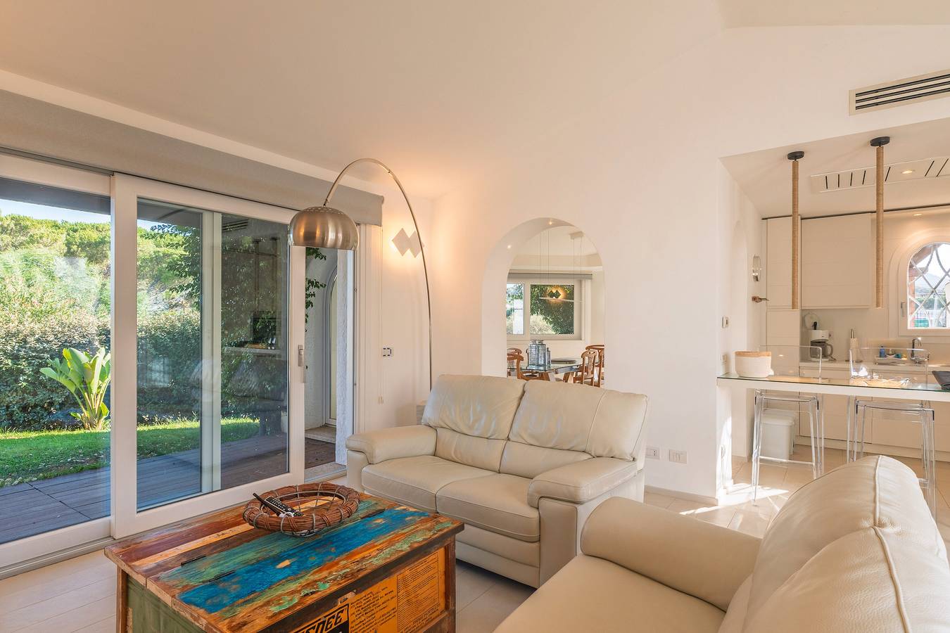 Villa 'La Conia' avec vue sur la mer, Wi-Fi et climatisation in La Conia, Arzachena