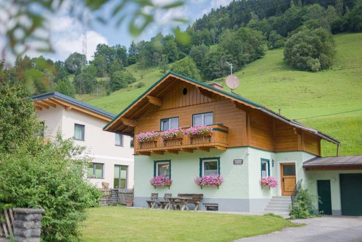 Ferienhaus für 8 Personen, mit Ausblick und Garten sowie Kinderpool, kinderfreundlich