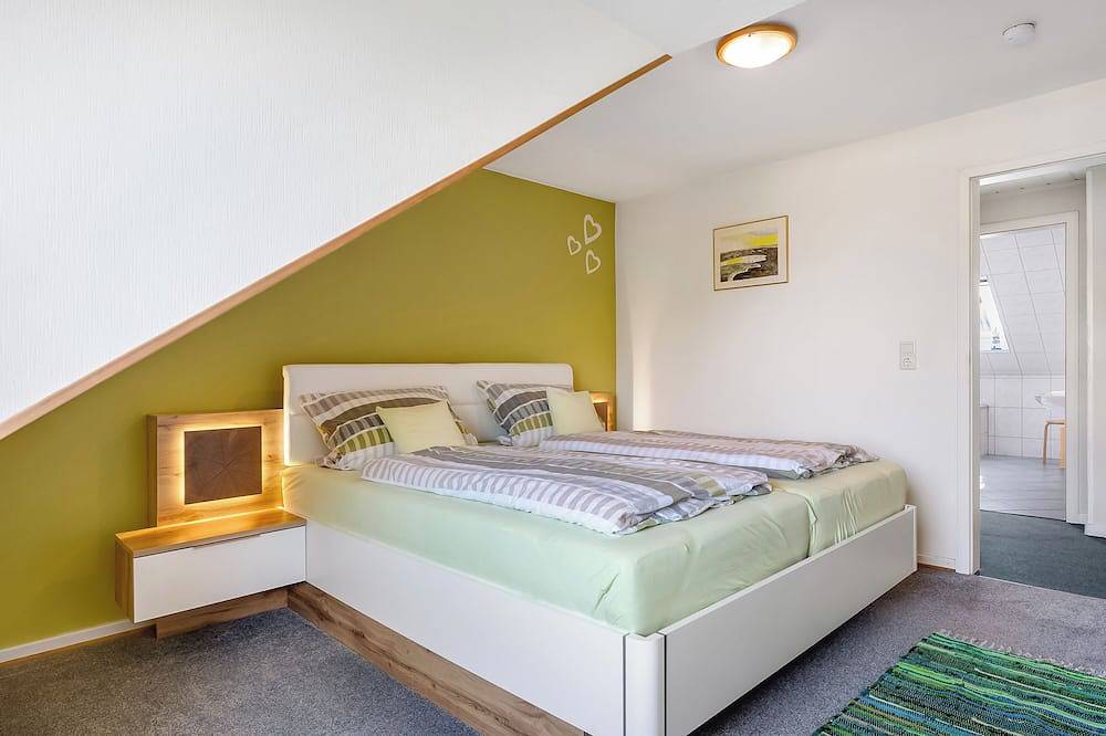 Ganze Wohnung, Ferienwohnung 'Hallighof' mit Meerblick, Gemeinschaftsgarten und Wi-Fi in Langeneß, Halligen