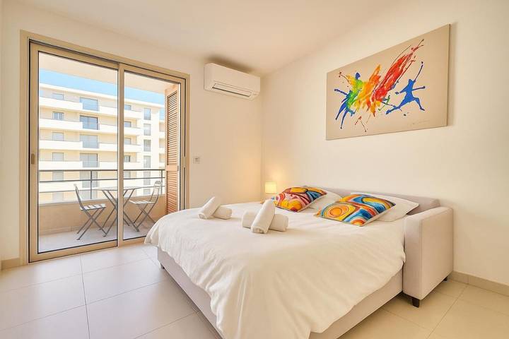 Gîte pour 3 personnes, avec vue et terrasse dans Port De La Pointe Croisette