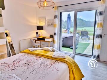 Gîte pour 6 personnes, avec jacuzzi ainsi que jardin et terrasse à Hambers
