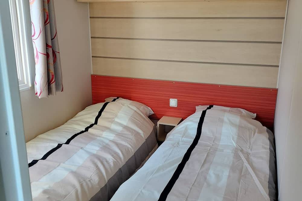 Mobil-home à la Ferme avec Piscine – Séjour Nature et Calme en Campagne in Carlipa, Région de Carcassonne