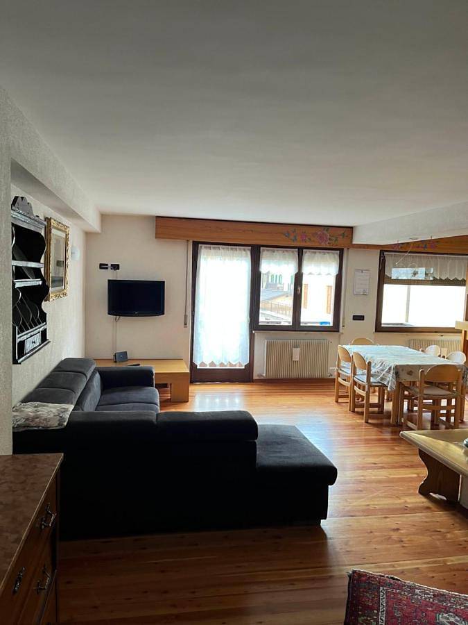 Appartamento per 4 persone, con Balcone e Panorama a Fiera di Primiero