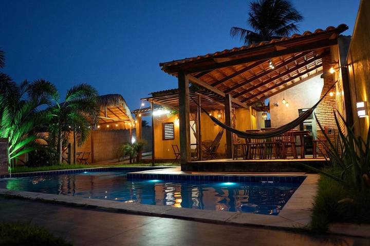 Casas e apartamentos de temporada para 3 pessoas, com vista e jardim e ainda piscina and balcão, com animais de estimação em Itarema