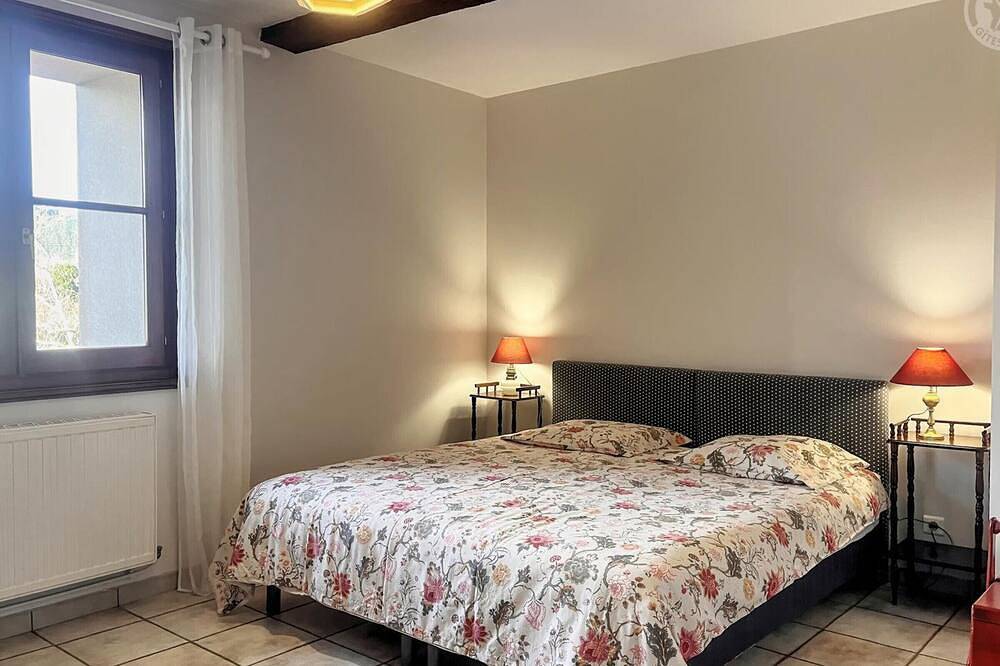 Gîte spacieux de charme à proximité de St Haon le Vieux in Saint-Haon-le-Vieux, Région de Roanne
