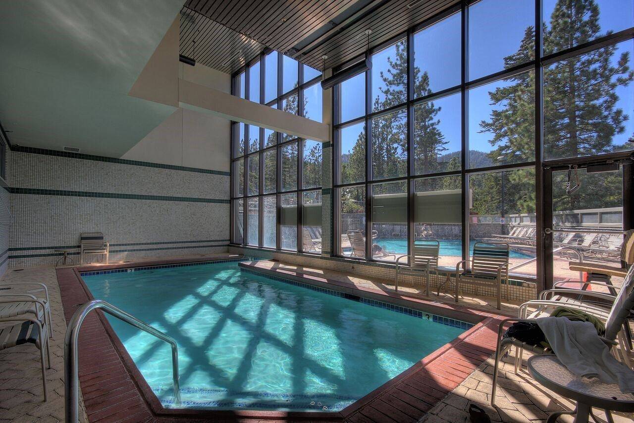 Entire studio, Holiday Inn Club Vacations Tahoe Ridge Resort in Kingsbury, Heavenly
