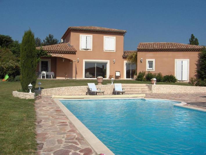 Chalet para 8 personas, con vistas además de jardín y piscina - 1