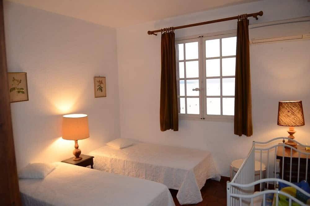 Appartement entier, Rare Sur  la plage - Vue exceptionnelle Port Grimaud<>Appartement climatisé Wifi in Port Grimaud, Grimaud