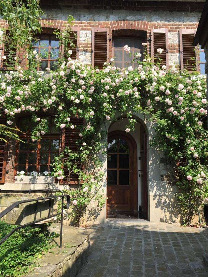 Location de vacances pour 9 personnes, avec Terrasse ainsi que Jardin et Vue à Wanze
