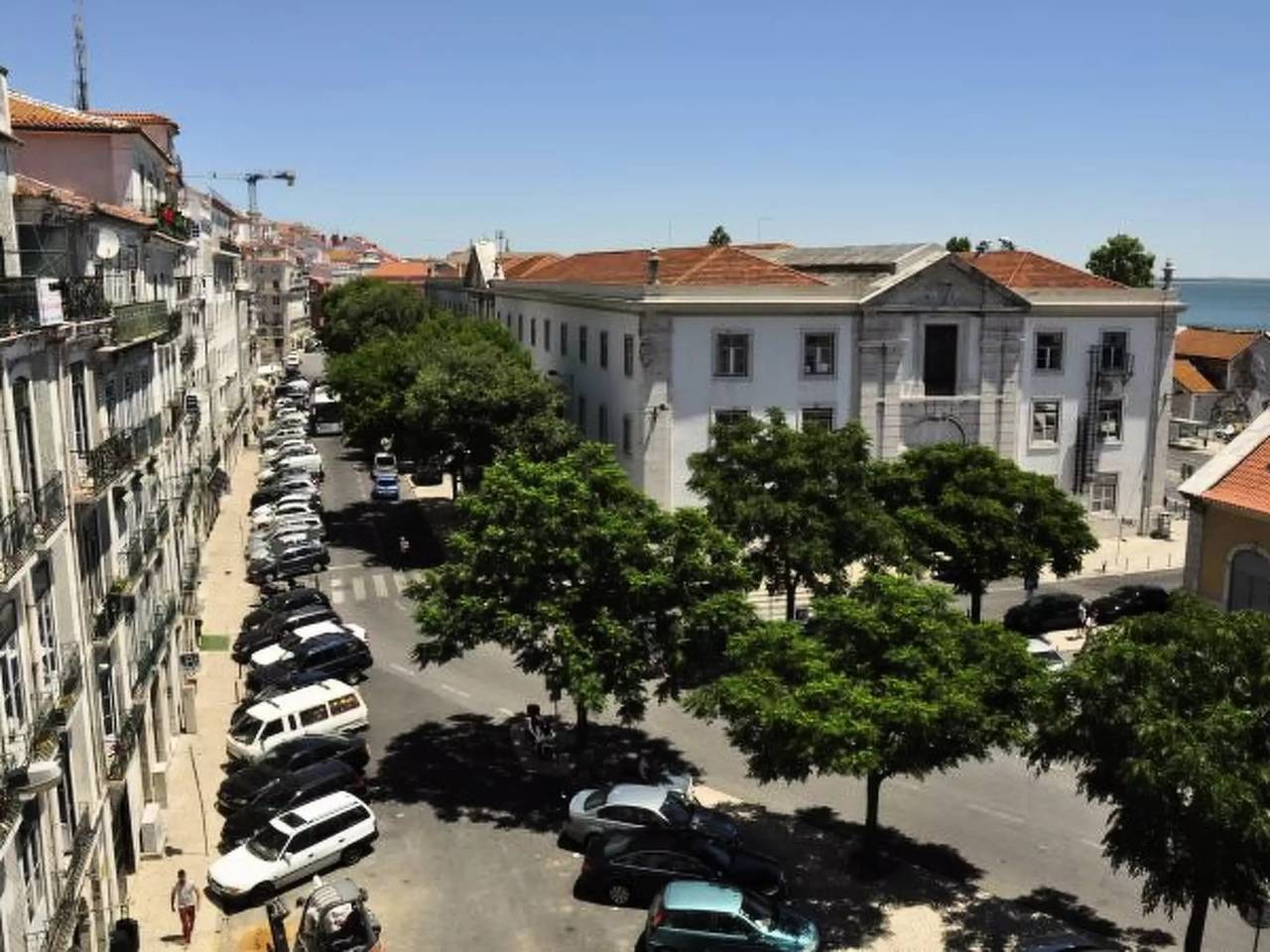 Ganze Wohnung, 1 Ausstellung 3 Personen in Sé, Santa Maria Maior