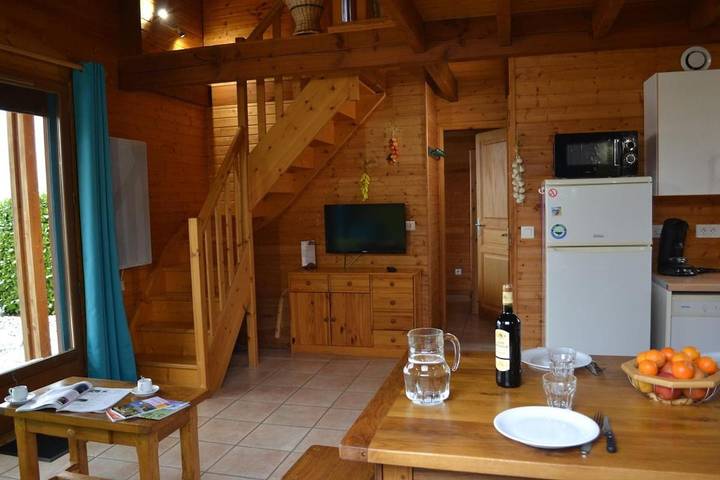 Gîte pour 6 personnes, avec terrasse et vue, animaux acceptés à Saint-Floret - 4