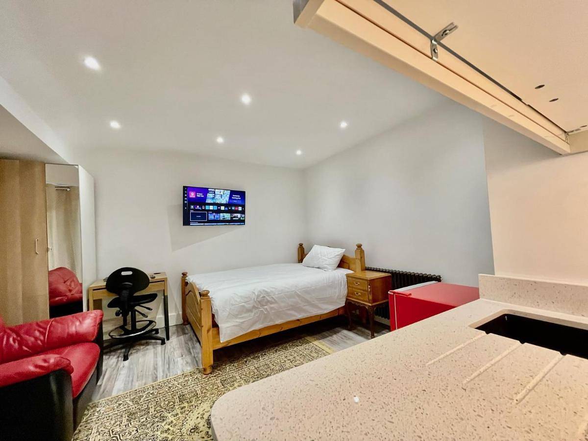 Villa in Ealing, London