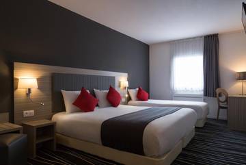 Hôtel pour 3 personnes, avec terrasse à Villenoy