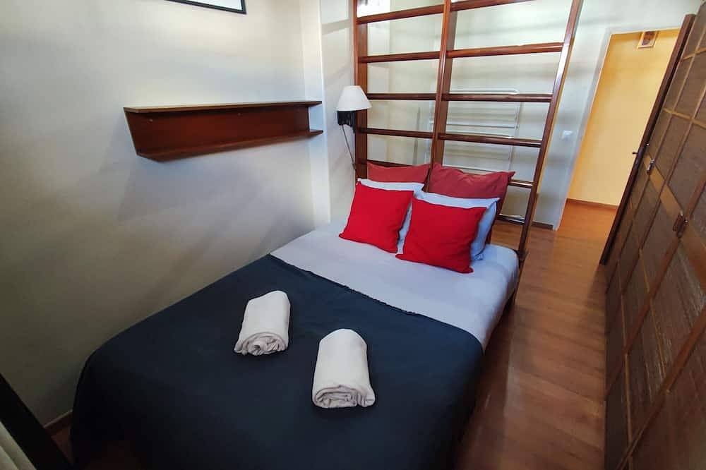 Ganze Wohnung, Oeiras, 2 bedroom apartment w/ balcony and barbecue next to Parque dos Poetas in Oeiras, Costa de Lisboa