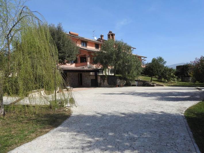 Ferienwohnung für 5 Personen, mit Whirlpool und Garten sowie Ausblick in Fara in Sabina