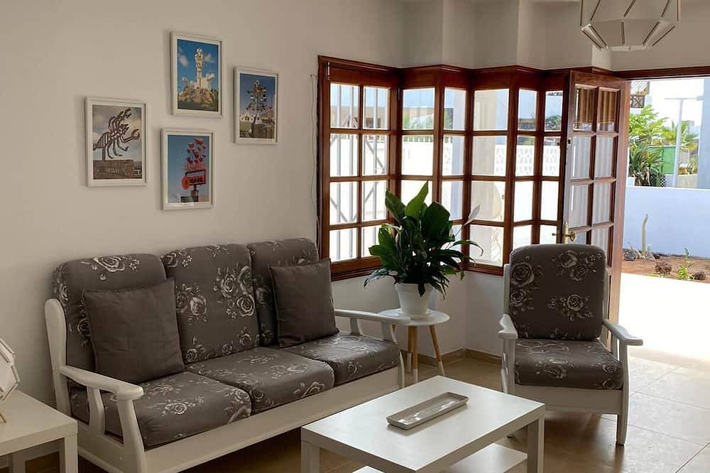 Apartamento entero, Apartamento recién reformado a 100m de la playa in Puerto del Carmen, Tías