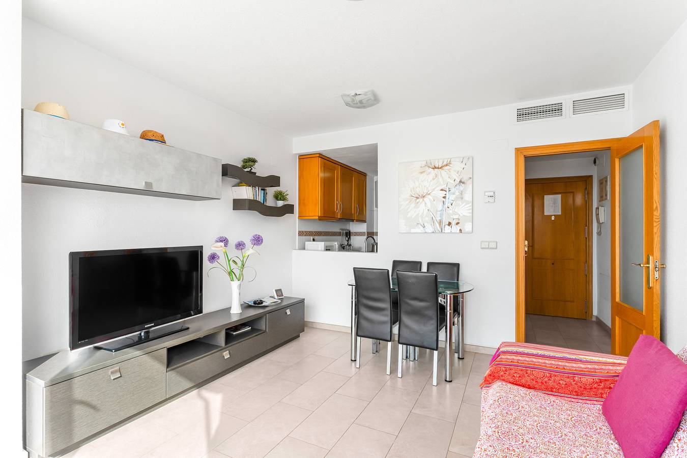 Apartamento entero, Apartamento 'Topete' con vistas al mar, Wi-Fi y aire acondicionado in Raval Roig, Alicante