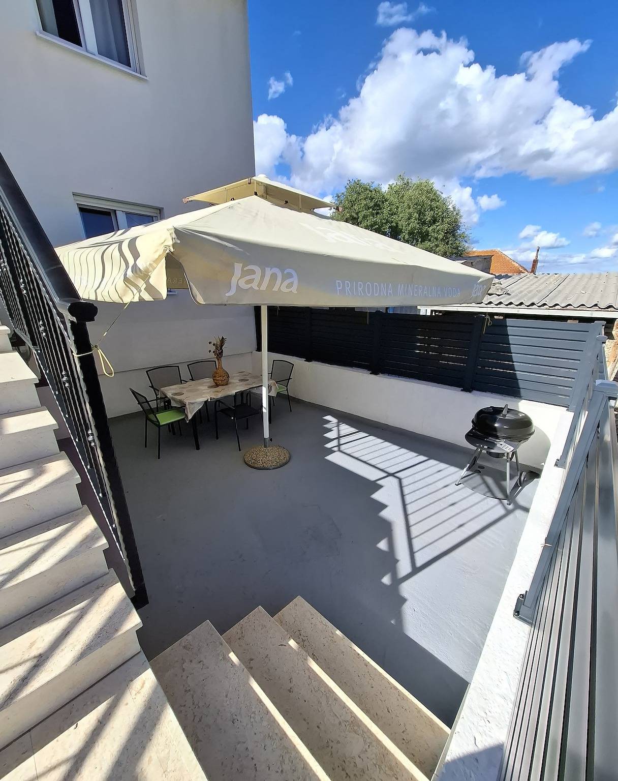 Huis met vier kamers met een balkon en uitzicht op de zee Slatine, Ciovo K-24437 in Slatine, Čiovo