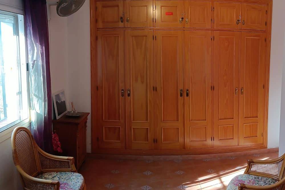 Beautiful Casa Jade, 3 Bedroom. Private,secluded pool & gardens. Mountain Views in Cómpeta, Cordillera Penibética