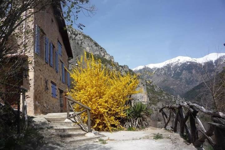 Gîte pour 2 personnes, avec jardin et terrasse, animaux acceptés à Roquebillière - 4