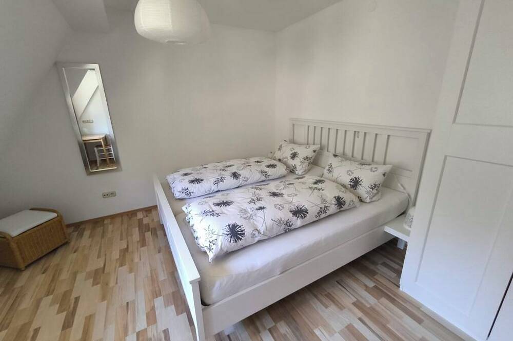 Ganze Wohnung, Großzügige Ferienwohnung (35 qm) für zwei Personen mit Wohnküche und kostenfreiem Wlan in Rothenburg ob der Tauber, Taubertal