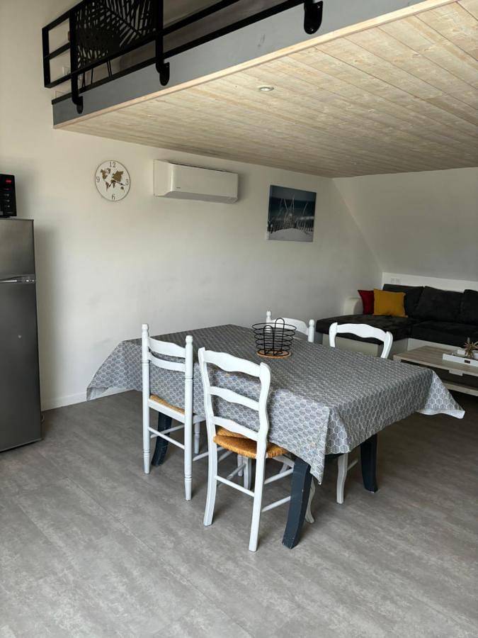 Gîte pour 4 personnes, avec vue et jardin à Lopérec - 2