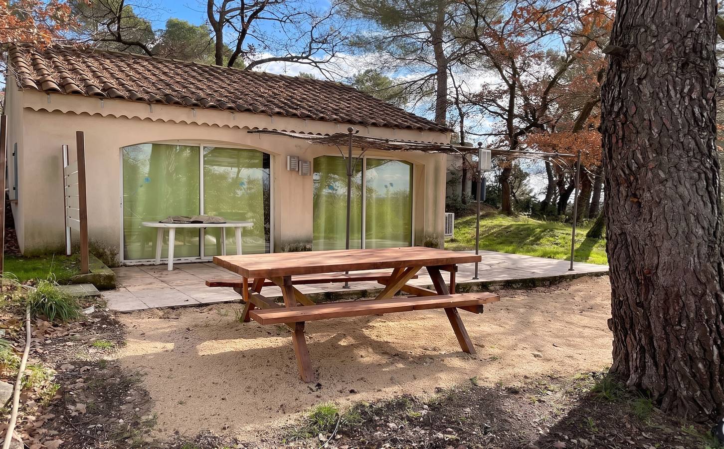 Maison confortable à Velleron de 50 m² avec piscine in Velleron, Parc naturel régional du Mont-Ventoux