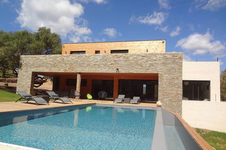 Villa pour 8 personnes, avec balcon et jardin à Figari